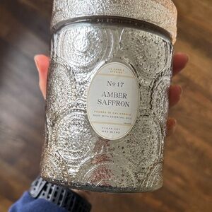 Leoben Amber Saffron Candle. 18oz . Vegan